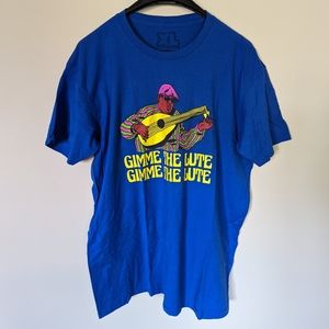 Bustedtees T shirt